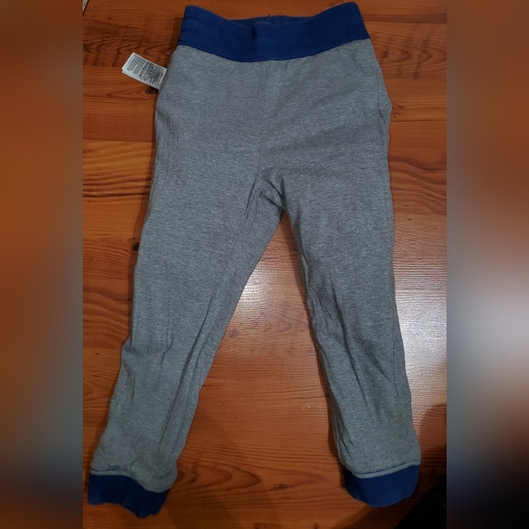GAP Boys Lined Pull-On Cargo Pants - Picture 3 of 5
